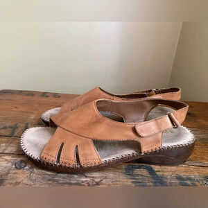 Naturalizer leather sandals